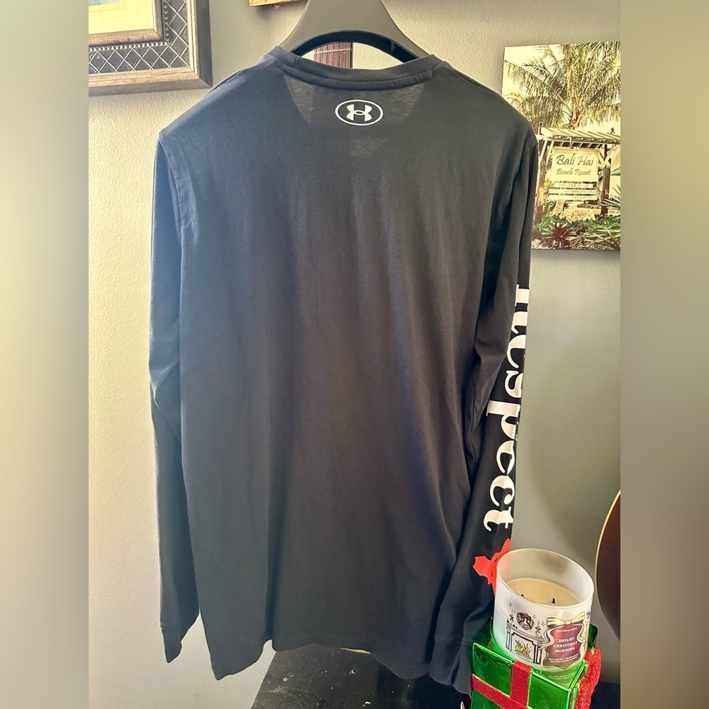 Under Armour Black and Red Long Sleeve Tee - Picture 4 of 4